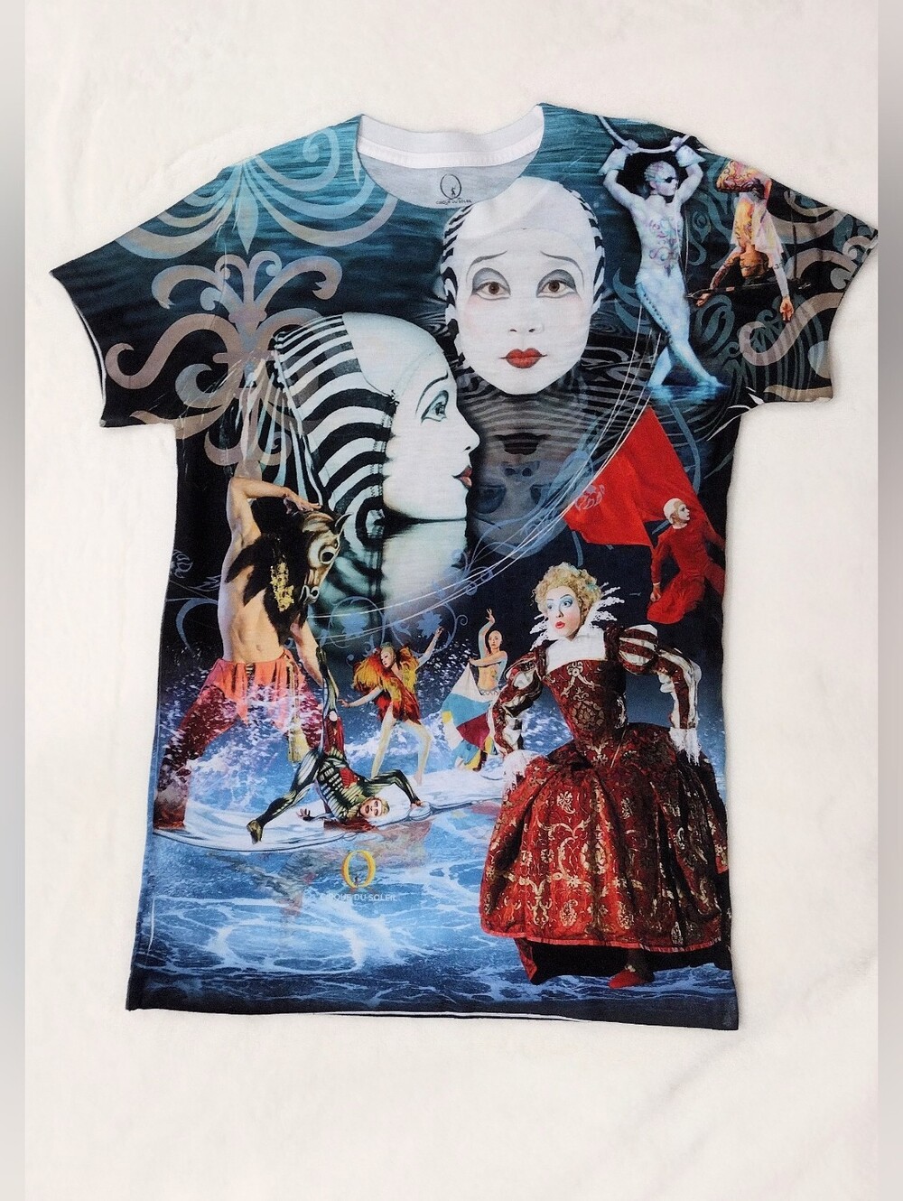 Women's Cirque Do Soleil Sz M Graphic Circus-Themed Tee in Multicolor